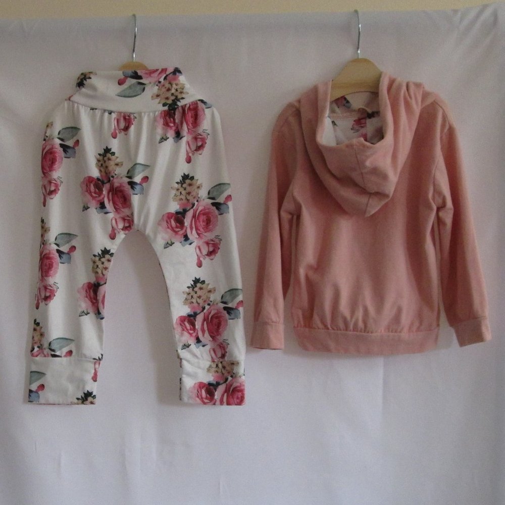 SHEIN Girls Pink Floral  Sweatshirt and Matching Pants Size 100 (3-4 yr)… - Picture 2 of 7